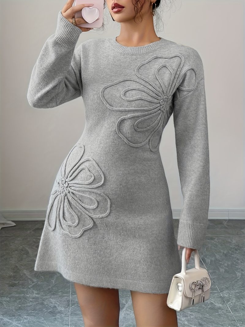 Abito da donna elegante e alla moda, maniche lunghe floreale.