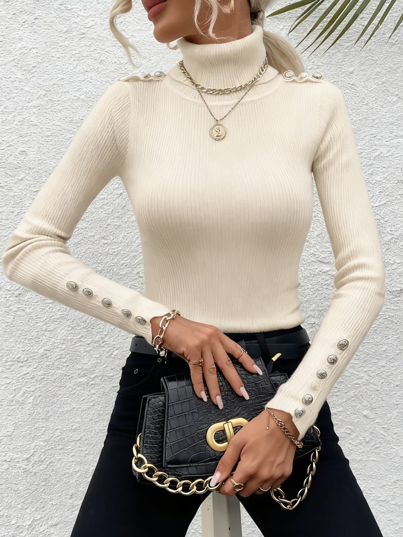 Maglia Dolcevita bianco aderente con bottoni metallici