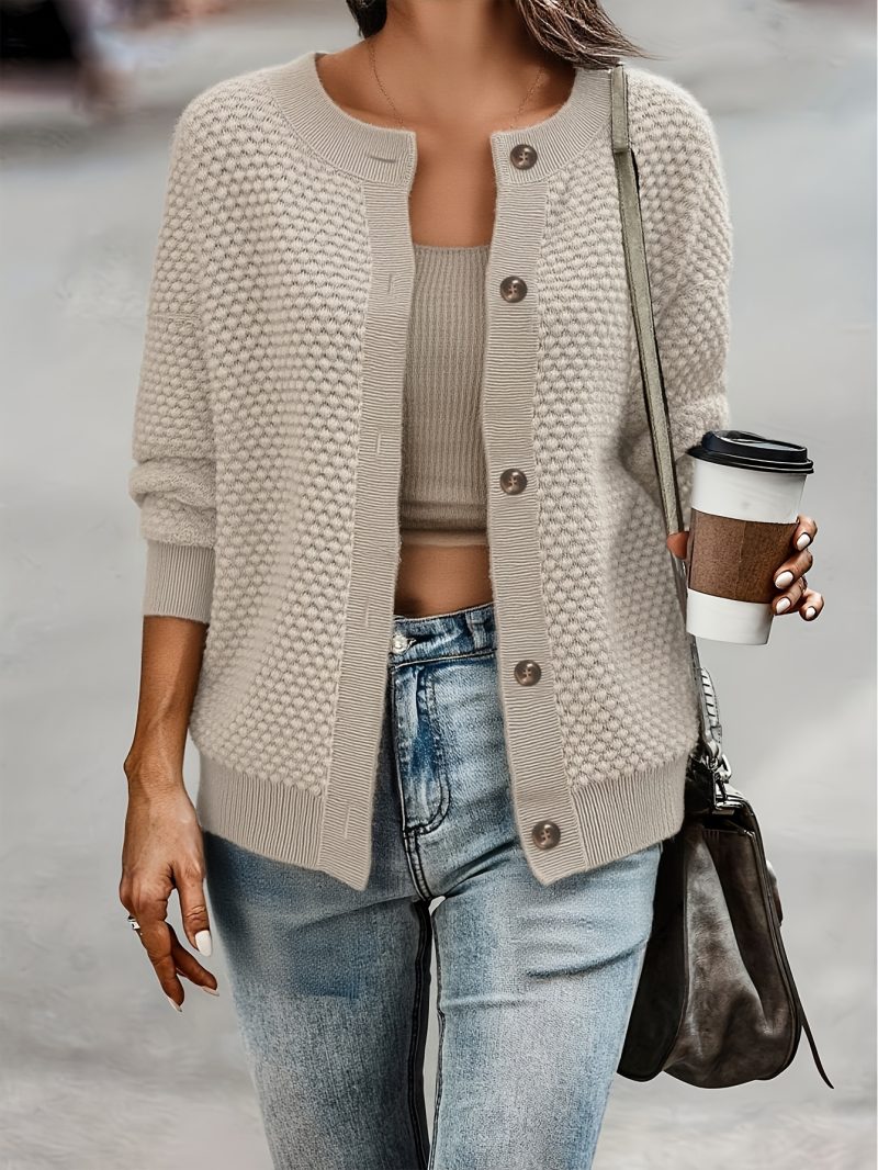 Cardigan Invernale Nuovo Beige con Diamanti – Atmosfera Vintage Europea,