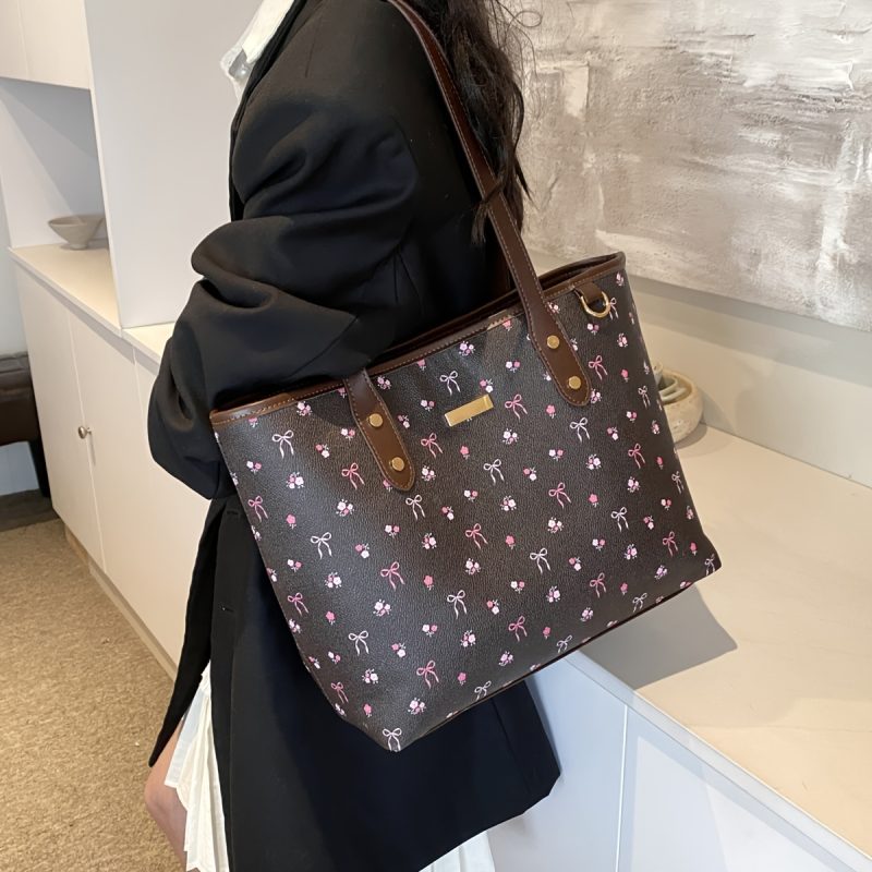 Borsa a Tracolla Elegante e Capiente, Design di Nicchia