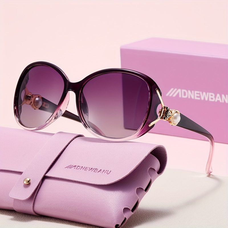 Occhiali da donna alla moda con montatura a testa di volpe e perle