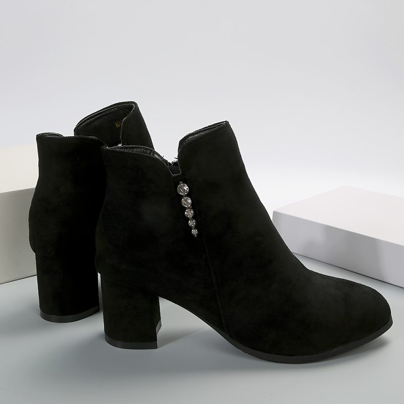 Stivali alla caviglia e stivaletti corti da donna con tacco robusto