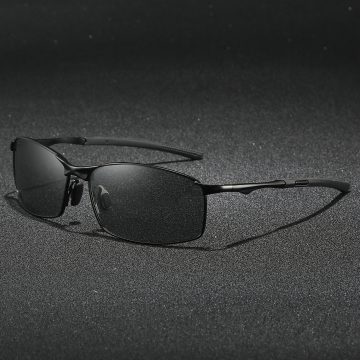 lente-grigia-montatura-nera