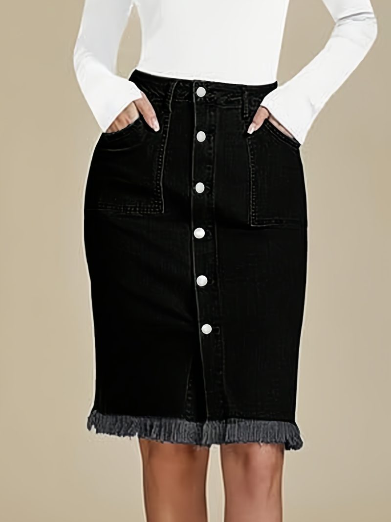 Gonna lunga da donna in denim nero vintage con bottoni frontali e orlo sfilacciato