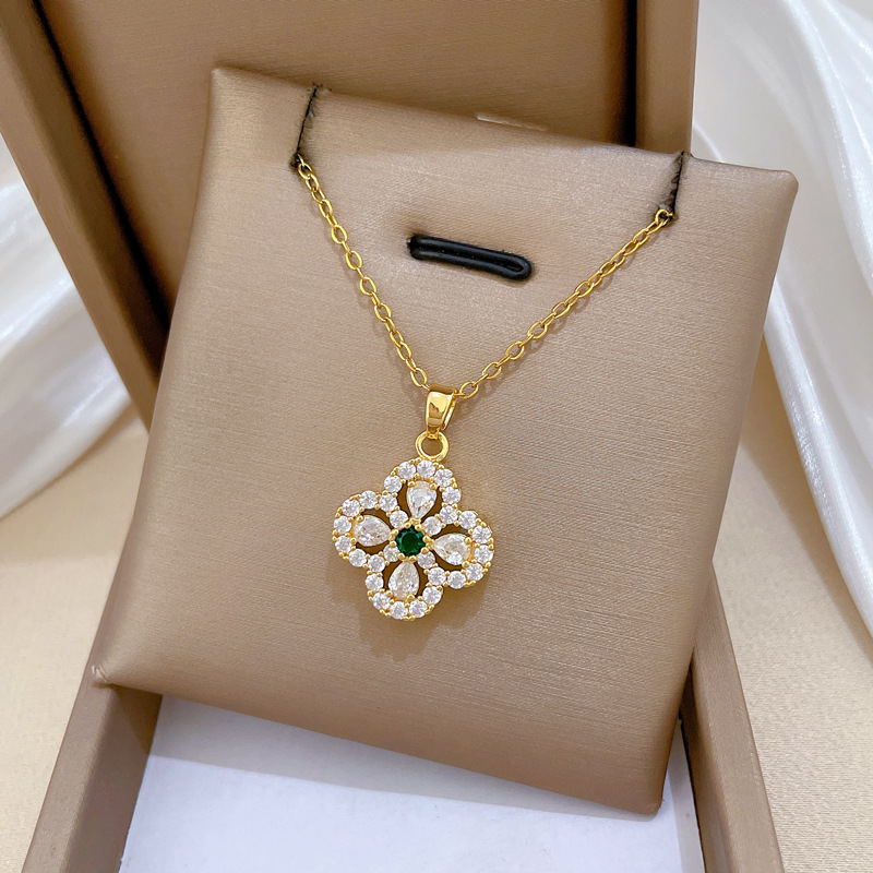 Collana con Pendente a Quadrifoglio Gioiello Portafortuna di Lusso Leggero