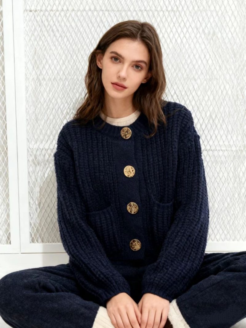 Cardigan grosso da donna, nuova moda vintage, cappotto maglione di alta gamma con bottoni grandi in metallo e tasche spesse